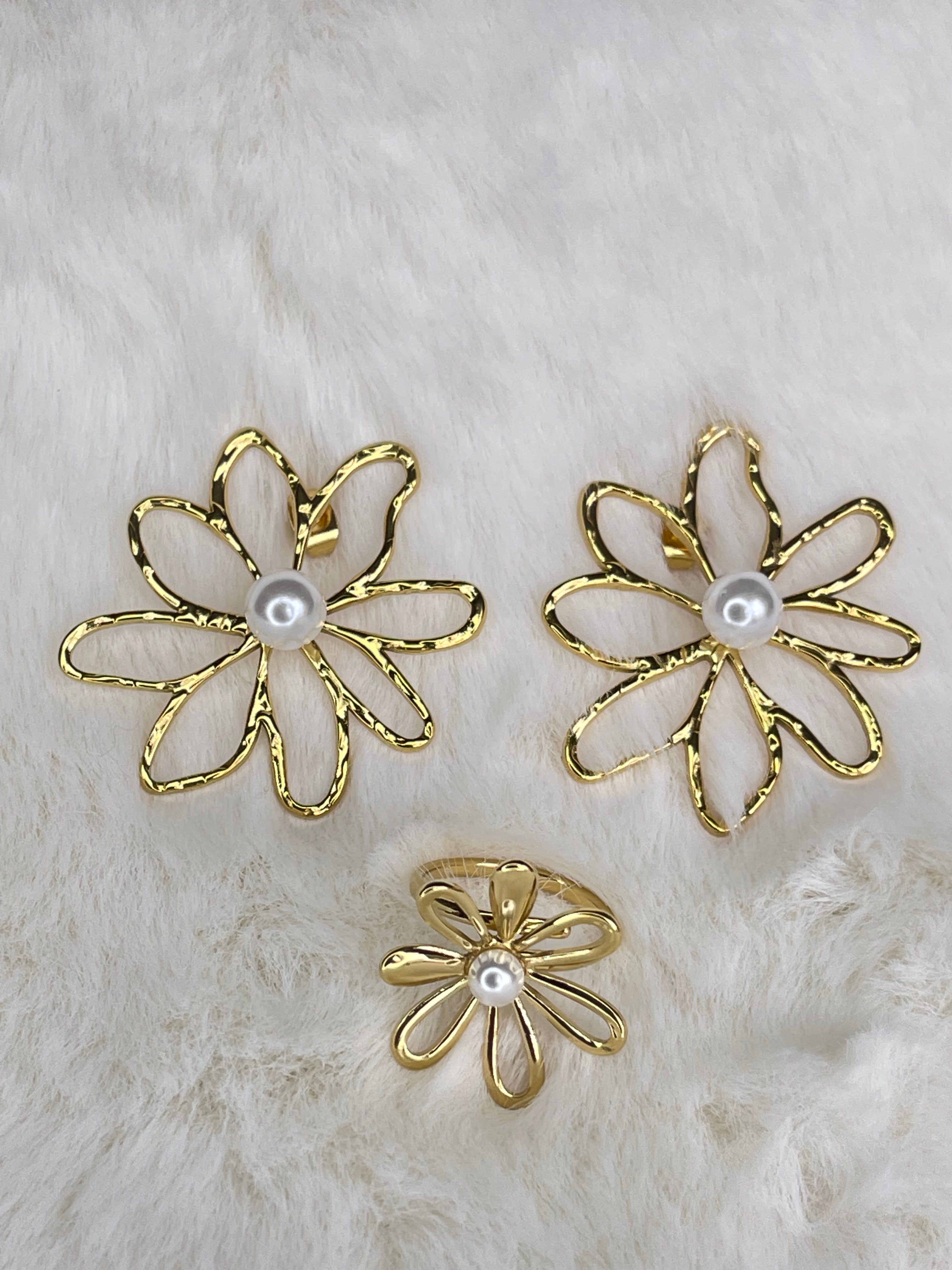 Bague & boucles d’oreilles fleurs
